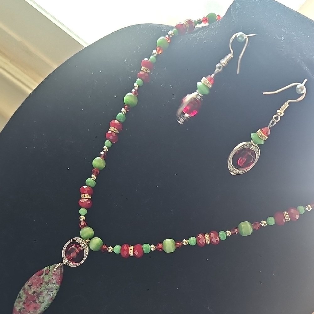 Elegant Ruby Zoisite And Green and Red Beaded Jewelry Set